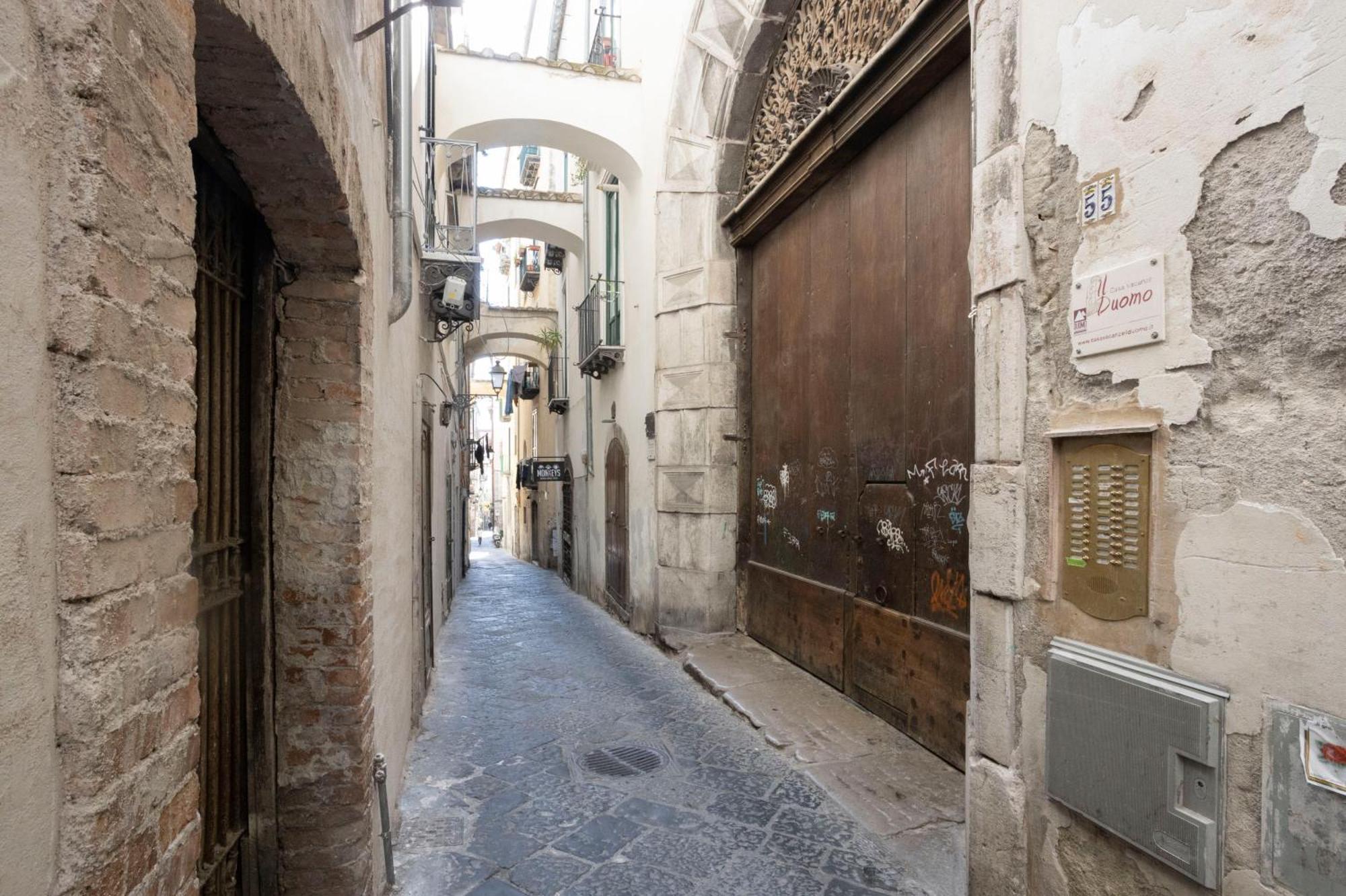 Ferienwohnung Qu4Ttro I Domo House Salerno Exterior foto