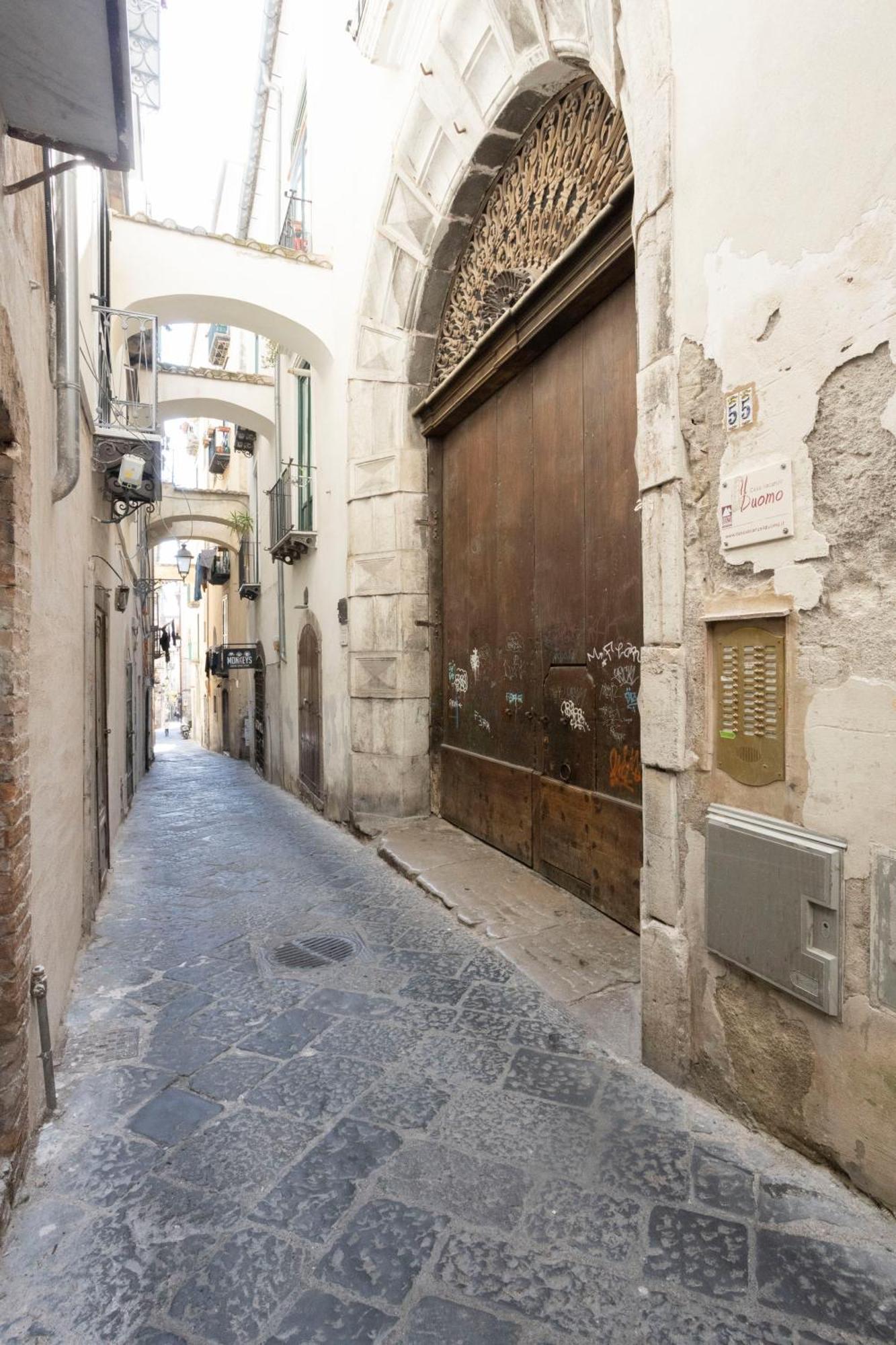 Ferienwohnung Qu4Ttro I Domo House Salerno Exterior foto